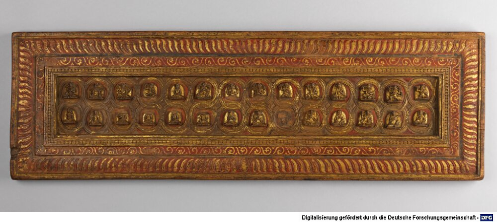 Tibetischer Buchdeckel (Unterdeckel) mit Darstellungen von Gottheiten